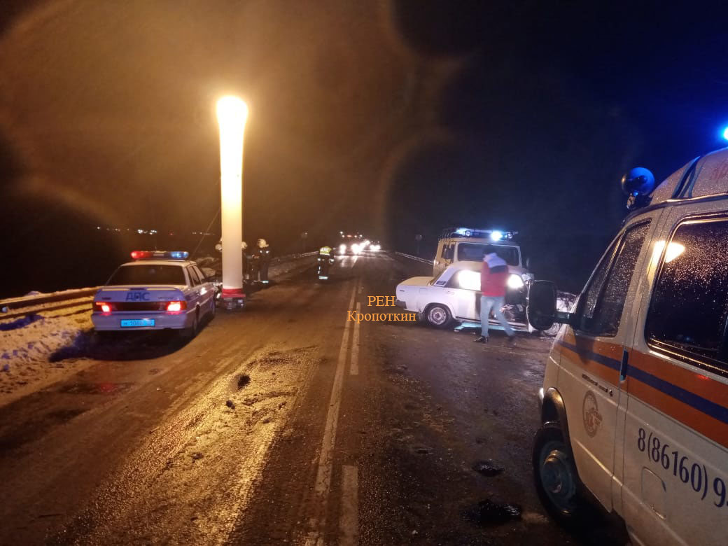 Авария вчера вечером в 21.00. Авария в Краснодаре вчера м4. ДП В Кавказском районе.