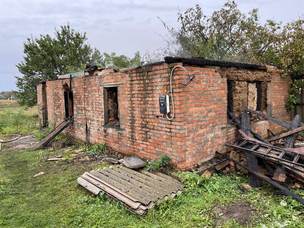 В Темижбекской в горящем доме погиб мужчина
